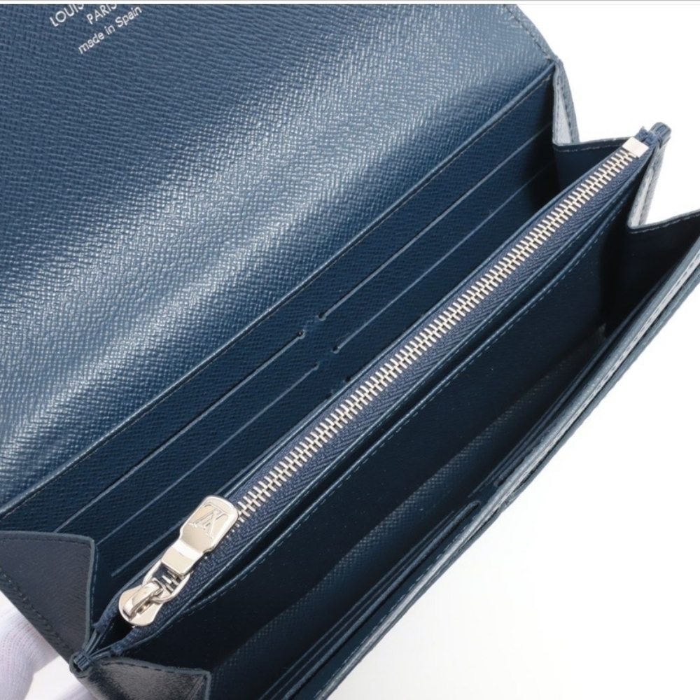 Authentic Louis Vuitton Epi Sarah Wallet - Picture 11 of 12